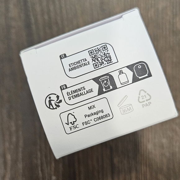 NWOT Burberry Cream Wristlet Clutch + Accessories Set - Picture 11 of 14